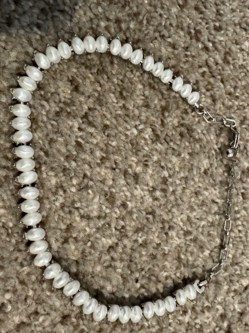 Vintage Crown Trifari 16" milk glass silver necklace